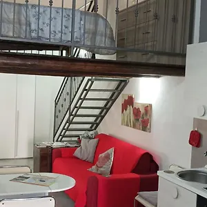 La Casetta Di Marta Ai Quattro Canti , Palermo Italy